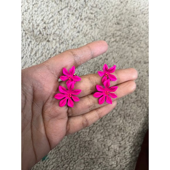 Hot pink earring dark pink resin fuchsia flower chunky ,pink flower statement - Picture 5 of 9